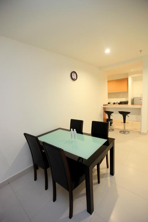 Merdeka Suites Hotel Miri Room photo