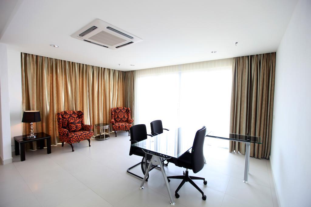 Merdeka Suites Hotel Miri Exterior photo