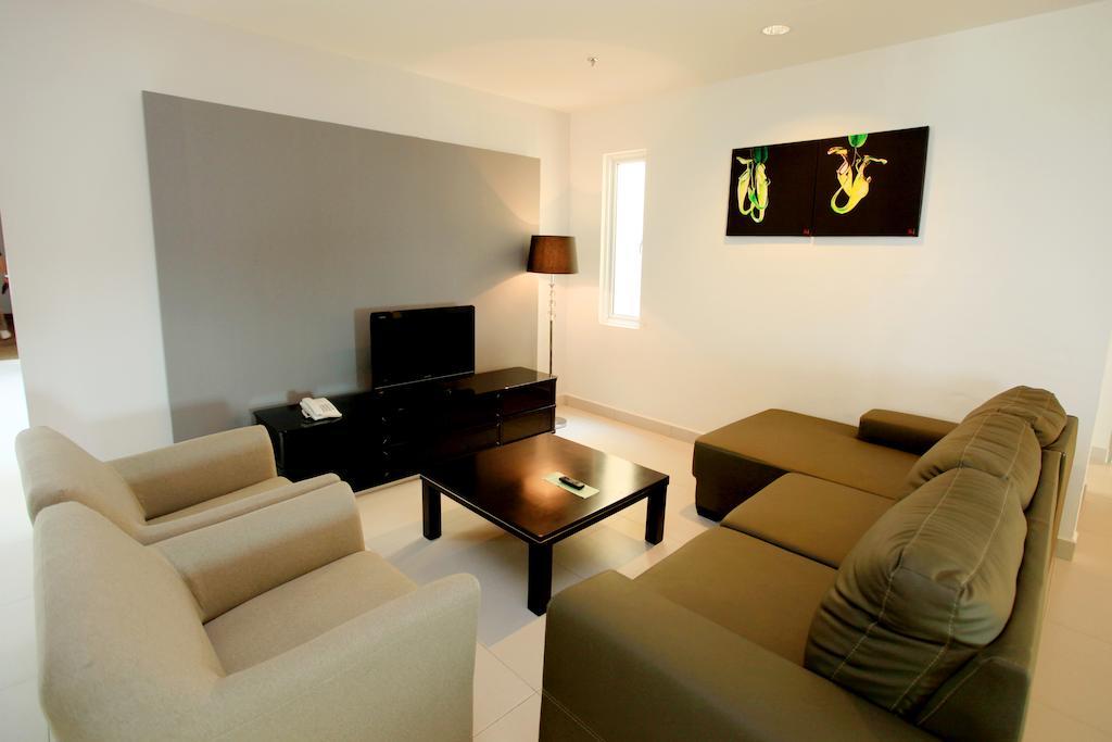 Merdeka Suites Hotel Miri Exterior photo