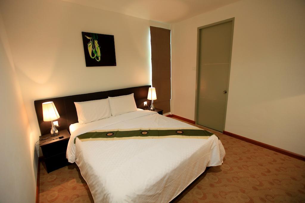 Merdeka Suites Hotel Miri Room photo